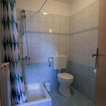 Domacija Malnarjevi Villa Slavina
