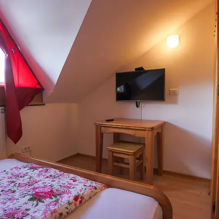 Domacija Malnarjevi Bivanje na kmetiji