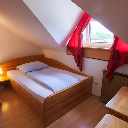 Farm stay Domacija Malnarjevi