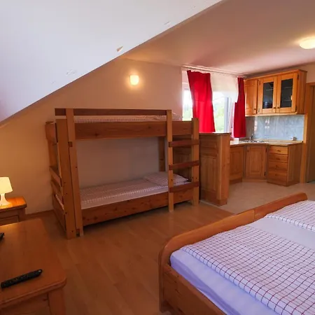 Domacija Malnarjevi * Villa Slavina