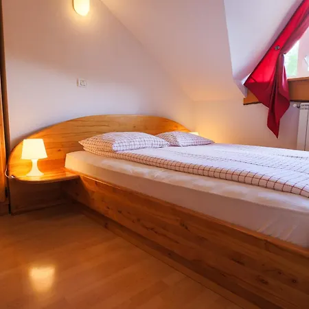 Κατάλυμα σε φάρμα Domacija Malnarjevi Villa Slavina