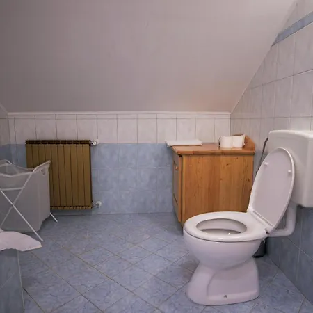 Domacija Malnarjevi 팜스테이 *