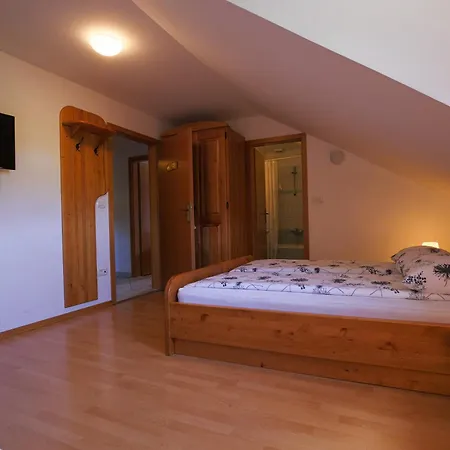 Farm stay Domacija Malnarjevi