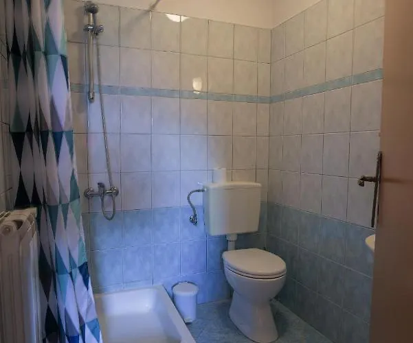 Domacija Malnarjevi Villa Slavina