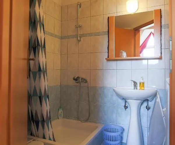 Domacija Malnarjevi مزرعة للإقامة