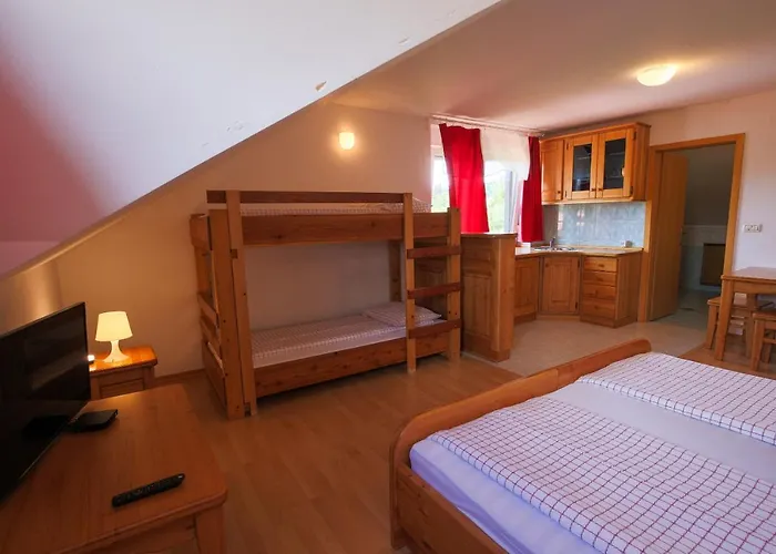 Domacija Malnarjevi * Villa Slavina