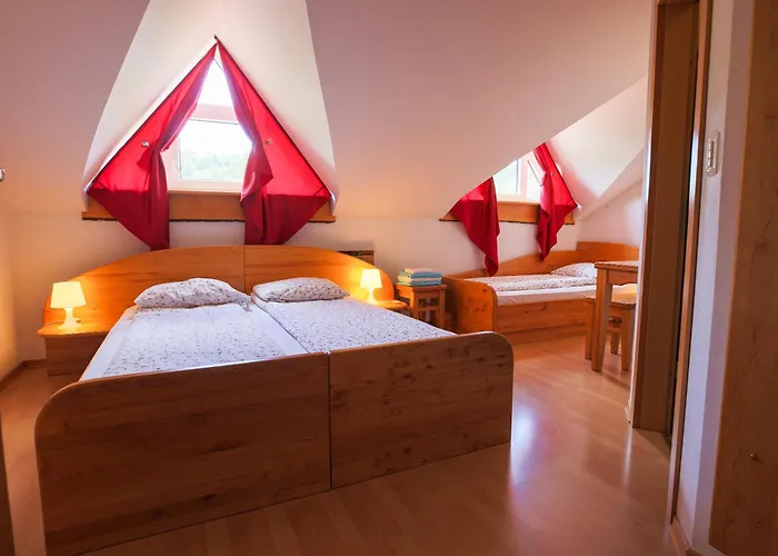 Domacija Malnarjevi Villa Slavina