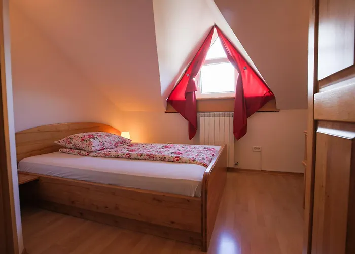 Domacija Malnarjevi *