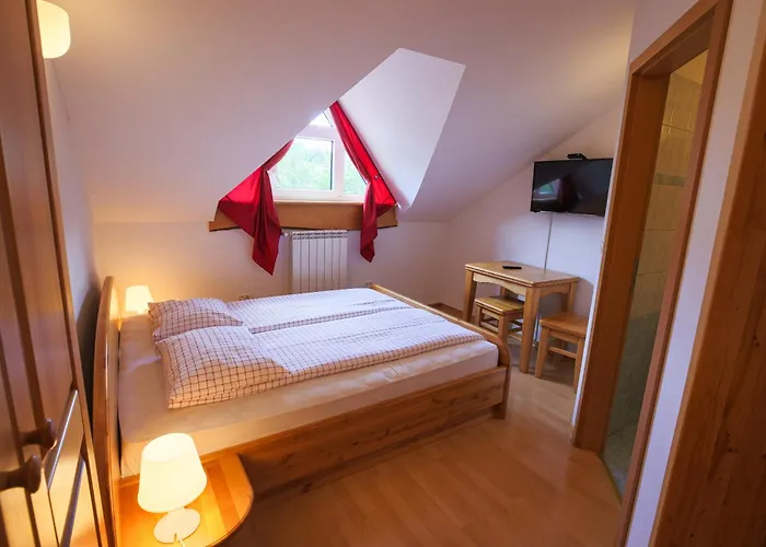 Domacija Malnarjevi * Villa Slavina